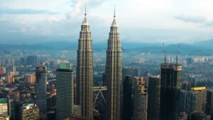 Có gì bên trong bộ tộc săn đầu người cuối cùng ở Malaysia?